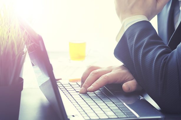 E-commerce e o Direito Digital no curso de direito digital