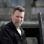 Entenda com Alexsander Luiz de Queiroz Silva por que o dólar oscila e o que isso significa.