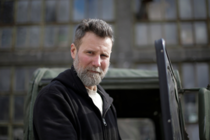 Entenda com Alexsander Luiz de Queiroz Silva por que o dólar oscila e o que isso significa.