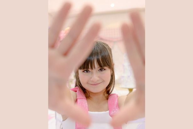 Juju Teófilo mostrou que falar de futuro não precisa ser sério demais ao dividir suas metas para 2026 em parceria com a Non Stop. (Créditos: João Bosco Fotografia)