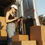 Planejar a mudança de idosos com atenção à acessibilidade e organização, como recomenda a Jm Mudanças, faz toda a diferença.